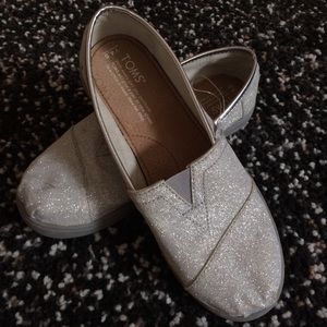 NWOT Toms Glitter Flats